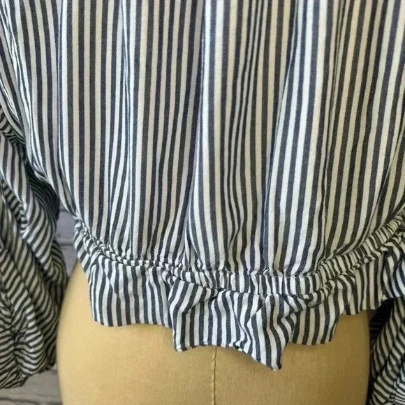Matty M Off Shoulder Blue & White Pin Stripe Blouse w/ Keyhole Tie Women Large - Picture 6 of 12